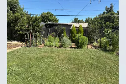 2561 24th Avenue, Sacramento, CA 95820 - Photo 9