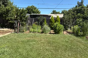 2561 24th Ave, Sacramento, CA 95820 - Photo 9