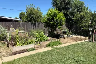 2561 24th Ave, Sacramento, CA 95820 - Photo 13