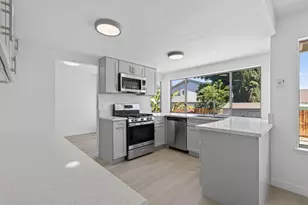7725 McMullen Way, Sacramento, CA 95828 - Photo 9