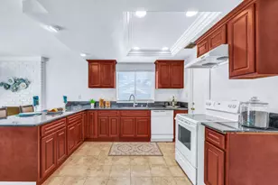 7640 Tattershall Way, Sacramento, CA 95823 - Photo 13