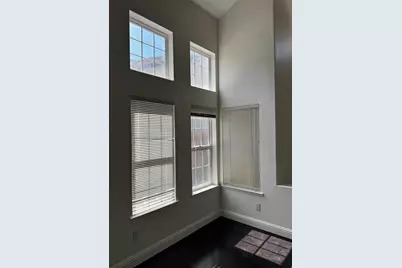 8284 Oakbark Court, Elk Grove, CA 95758 - Photo 5