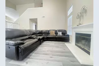 8668 Gossamer Way, Elk Grove, CA 95624 - Photo 13