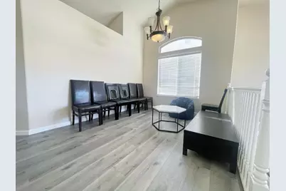 8668 Gossamer Way, Elk Grove, CA 95624 - Photo 5