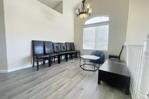 8668 Gossamer Way, Elk Grove, CA 95624 - Photo 5