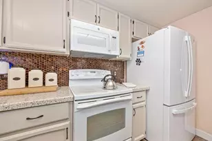 8025 Doral Ct, Citrus Heights, CA 95610 - Photo 13