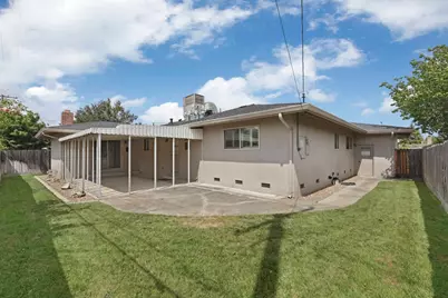 1207 Lakewood Drive, Lodi, CA 95240 - Photo 15