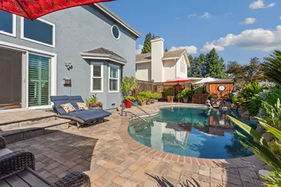 9075 Doncaster Court, Elk Grove, CA 95624 - Photo 33