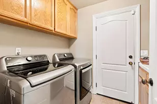 9075 Doncaster Ct, Elk Grove, CA 95624 - Photo 31