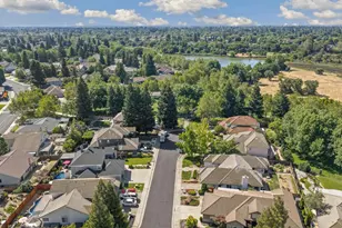 9075 Doncaster Ct, Elk Grove, CA 95624 - Photo 47