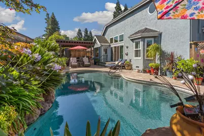 9075 Doncaster Court, Elk Grove, CA 95624 - Photo 35