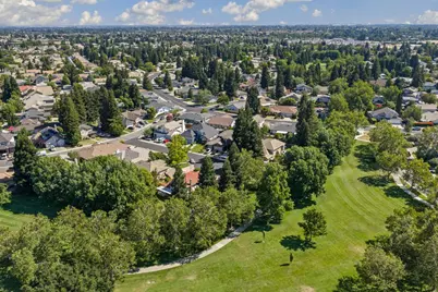9075 Doncaster Court, Elk Grove, CA 95624 - Photo 49