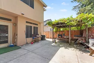 8662 Bluefield Way, Sacramento, CA 95823 - Photo 37