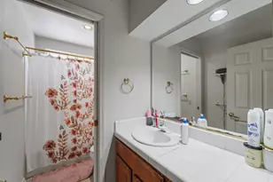 8662 Bluefield Way, Sacramento, CA 95823 - Photo 29