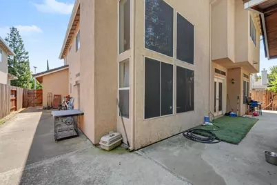 8662 Bluefield Way, Sacramento, CA 95823 - Photo 41