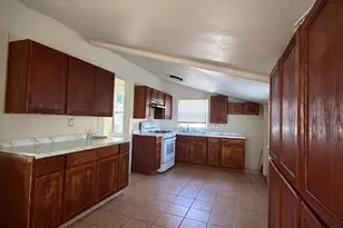 421 E Wyandotte St, Stockton, CA 95204 - Photo 7