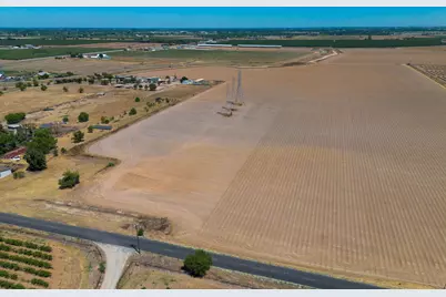 13933 E Kettleman Lane, Lodi, CA 95240 - Photo 19