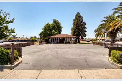 1415 Oklahoma Avenue, Escalon, CA 95320 - Photo 39
