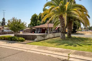 1415 Oklahoma Ave, Escalon, CA 95320 - Photo 1