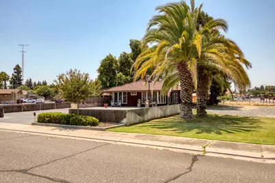 1415 Oklahoma Avenue, Escalon, CA 95320 - Photo 45