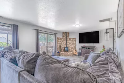 428 N Western Avenue, Waterford, CA 95386 - Photo 9