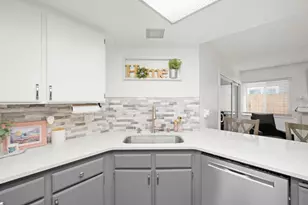 39 Del Vista Cir, Sacramento, CA 95823 - Photo 43