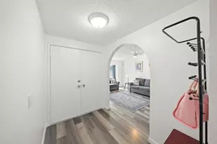 39 Del Vista Cir, Sacramento, CA 95823 - Photo 9