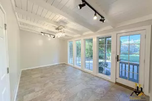 2116 Waterford Rd, Sacramento, CA 95815 - Photo 5