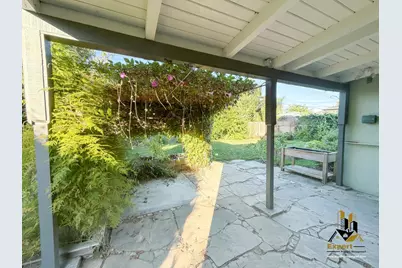 2116 Waterford Road, Sacramento, CA 95815 - Photo 13