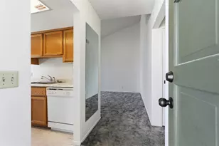 8252 Center Pkwy, Sacramento, CA 95823 - Photo 7