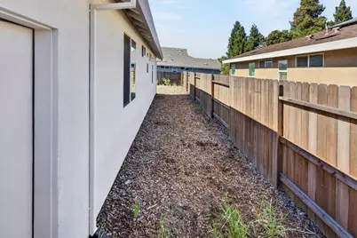 543 Fox Hunt Way, Rio Linda, CA 95673 - Photo 37