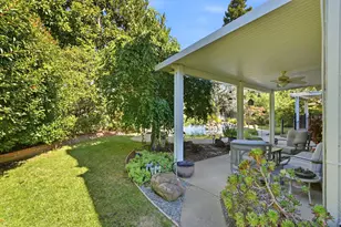 8804 Bradbury Ct, Elk Grove, CA 95624 - Photo 35