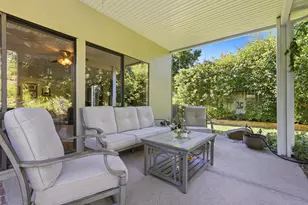 8804 Bradbury Ct, Elk Grove, CA 95624 - Photo 9