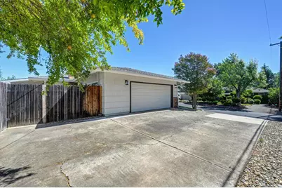 8440 Ranchita Way, Fair Oaks, CA 95628 - Photo 3