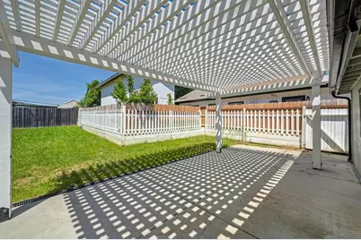 1825 Roy Avenue, Sacramento, CA 95815 - Photo 19