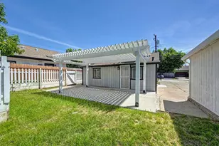 1825 Roy Ave, Sacramento, CA 95815 - Photo 21
