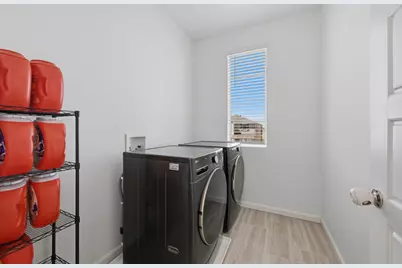 8852 Boes Way, Sacramento, CA 95829 - Photo 27