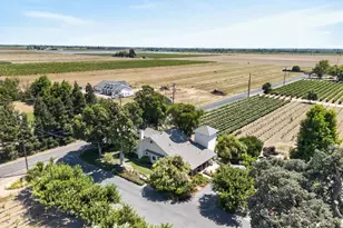 10112 E Woodbridge Rd, Acampo, CA 95220 - Photo 9
