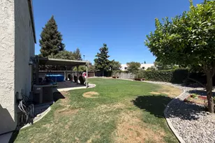 8665 N Cedar Ave, Fresno, CA 93720 - Photo 41