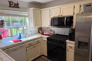 8665 N Cedar Ave, Fresno, CA 93720 - Photo 15