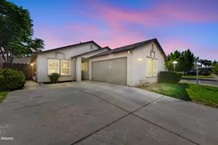 831 Emily St, Turlock, CA 95382 - Photo 1