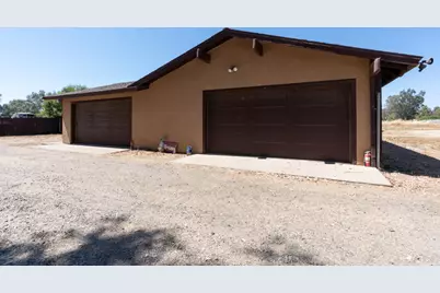 16448 Monreal Road, Madera, CA 93636 - Photo 13