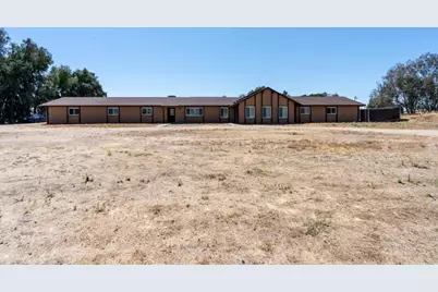 16448 Monreal Road, Madera, CA 93636 - Photo 5