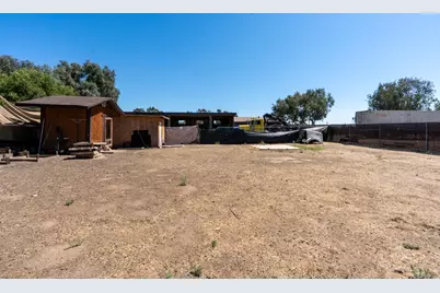 16448 Monreal Road, Madera, CA 93636 - Photo 41