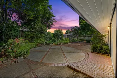 8941 La Riviera Drive, Sacramento, CA 95826 - Photo 23