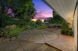 8941 La Riviera Dr, Sacramento, CA 95826 - Photo 23