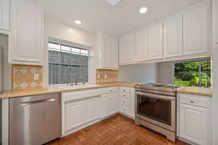 8941 La Riviera Dr, Sacramento, CA 95826 - Photo 9