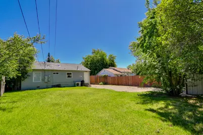 4400 E Nichols Avenue, Sacramento, CA 95820 - Photo 37