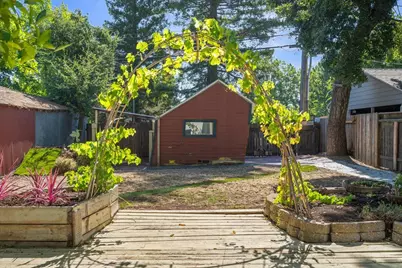 3723 E Pacific Avenue, Sacramento, CA 95820 - Photo 21