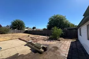 315 W J St, Oakdale, CA 95361 - Photo 33